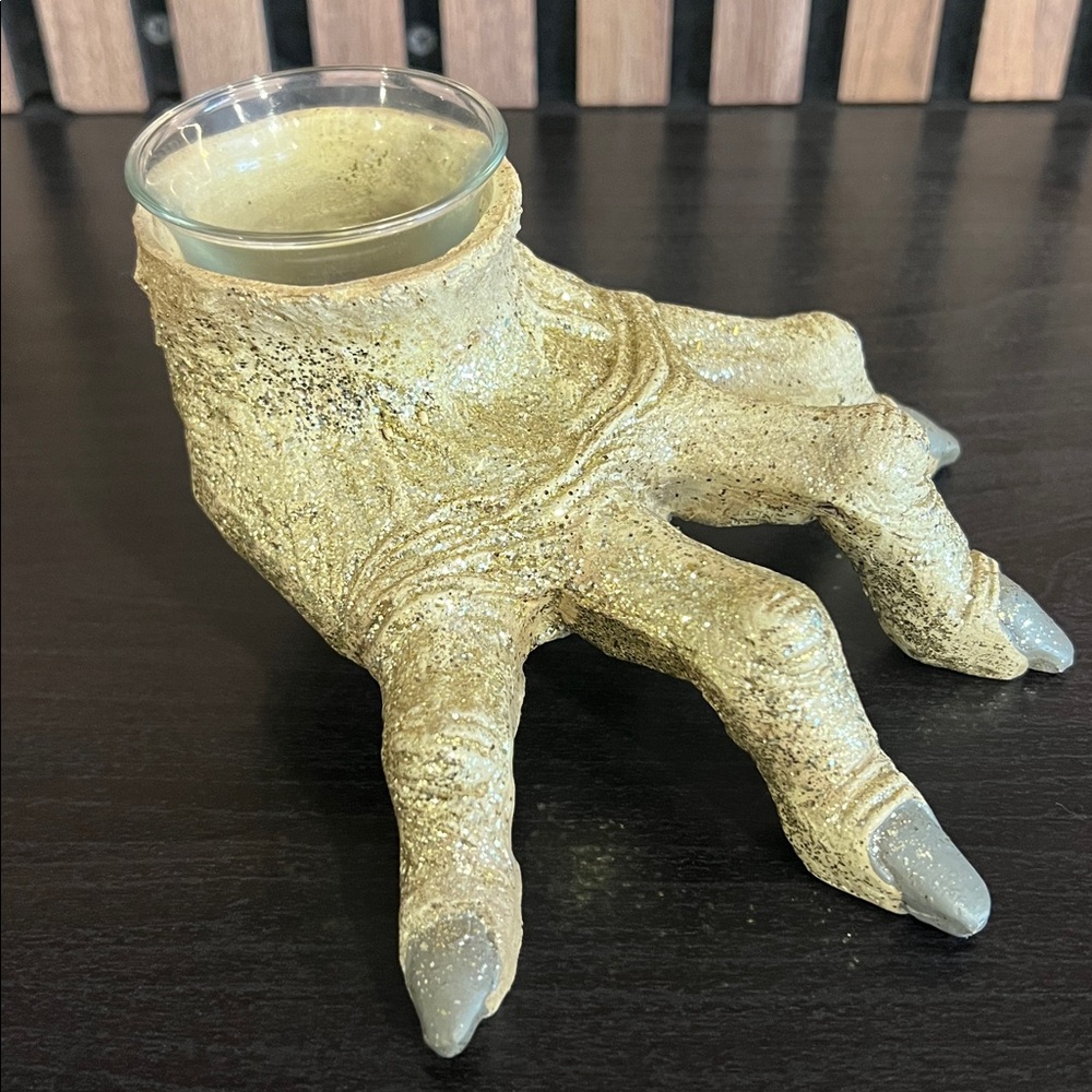 Large zombie hand candle holder - Picture 3 of 10